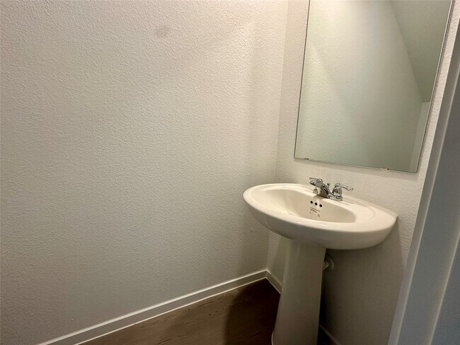 Building Photo - 13310 Rayhill Dr