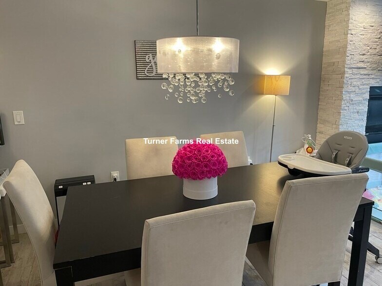 Building Photo - 469 Massachusetts Ave