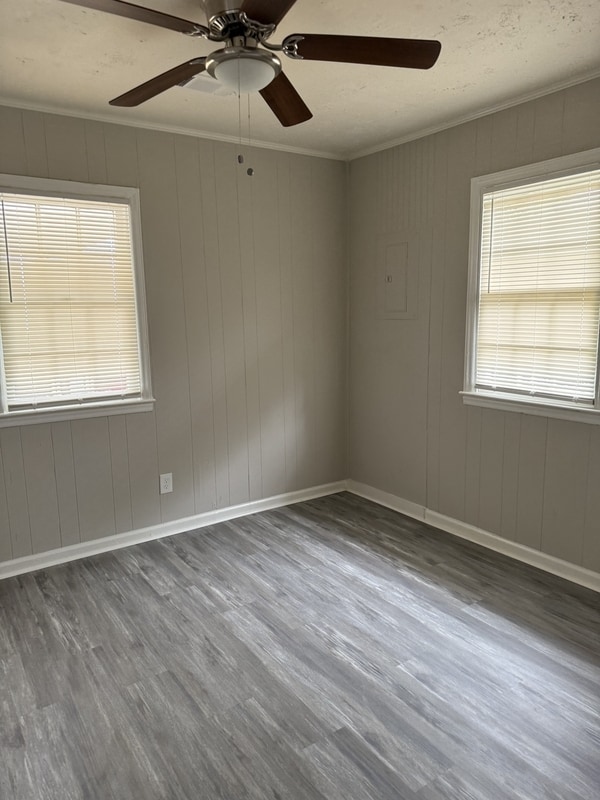 Building Photo - 100 Oak Ln