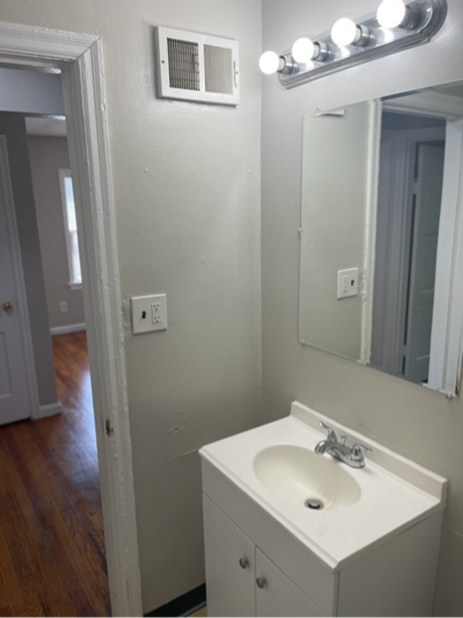 Building Photo - 6149 Shillington Ct