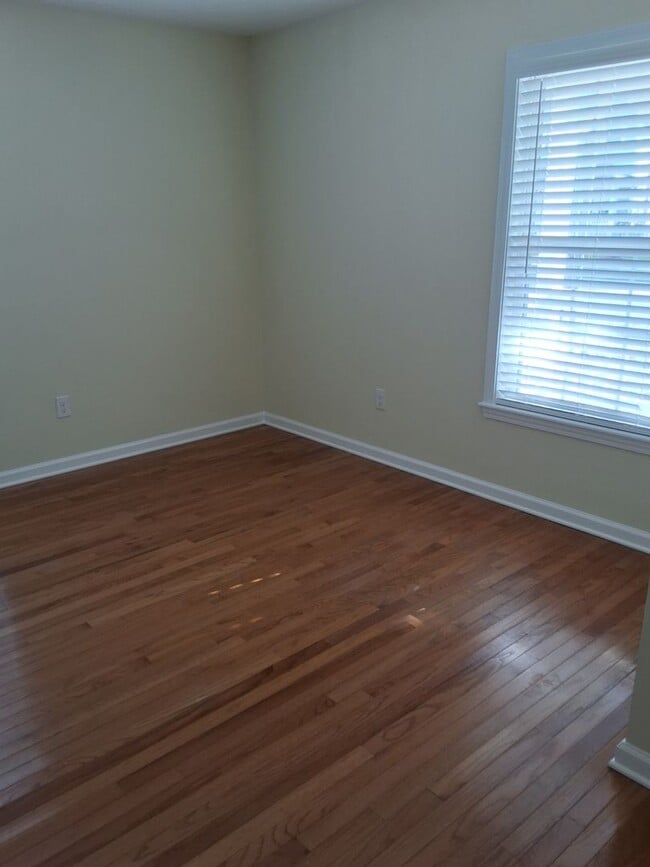 Building Photo - 509 Pine St