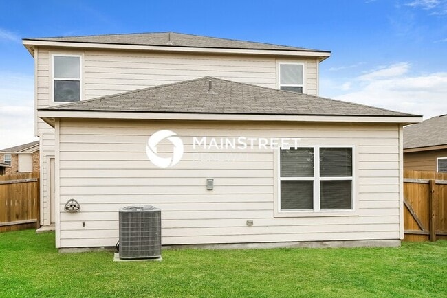 Building Photo - 5 Bedroom Pet-Friendly Home in NEW BRAUNFE...