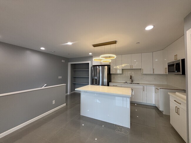 Building Photo - 4030 Hoku Ave