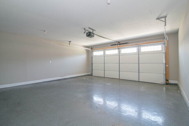 Building Photo - 209 Azalea Dr