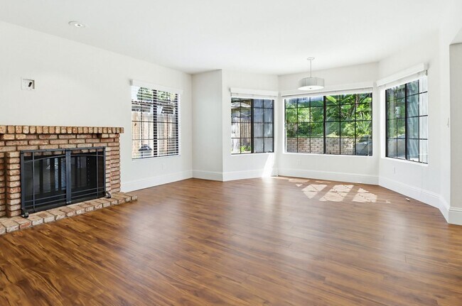 Building Photo - Stunning Upgraded 4BR Home with Pool in Desirable Rancho San Diego – Move-In Ready