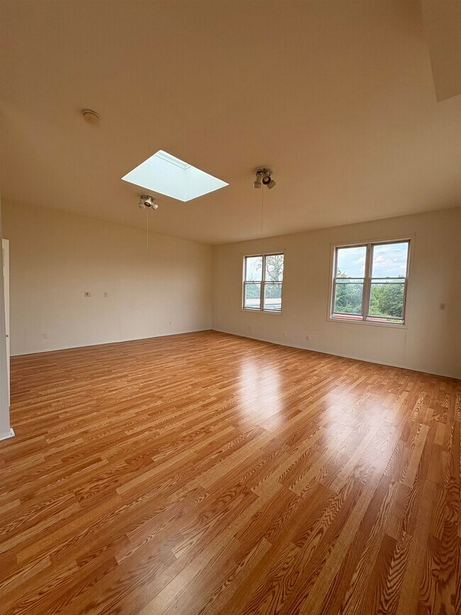 Building Photo - 434 Hoboken Ave