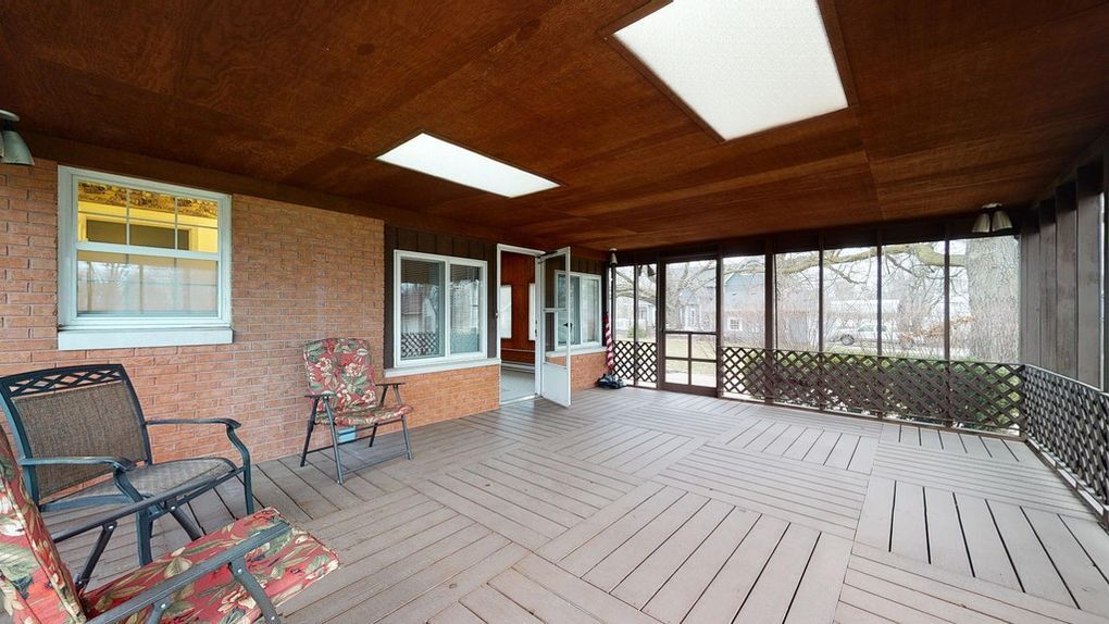Screened in porch of Family room - 306 S Washington St