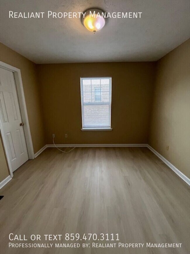 Building Photo - 155 Garnet Dr