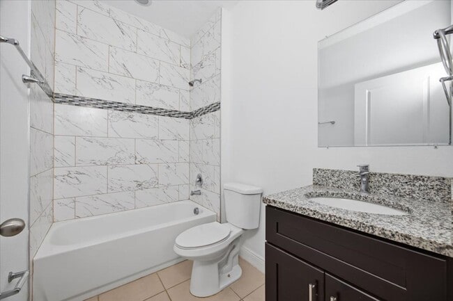 Building Photo - Stunning 4-Bedroom, 2-Bath Home in Poinciana with Modern Upgrades