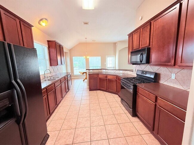 Building Photo - 2212 Highland Crossing Dr