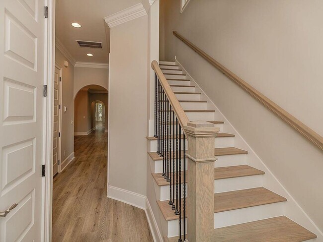 Building Photo - Gorgeous New Townhomes