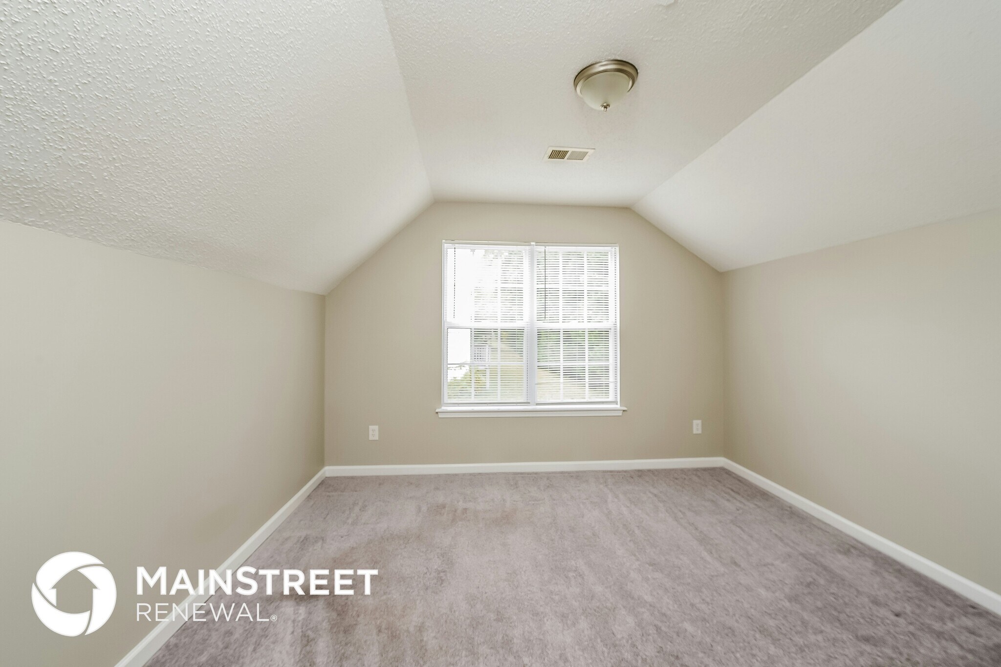 Building Photo - 5511 Grapevine Ct