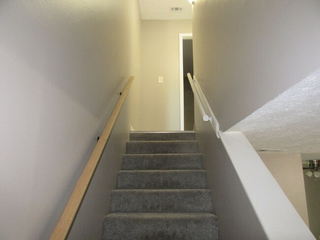 Building Photo - 2912 Sequoia Ave