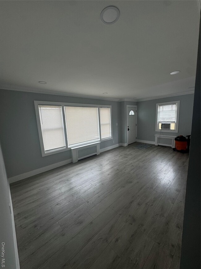 Building Photo - 674 Winthrop Dr