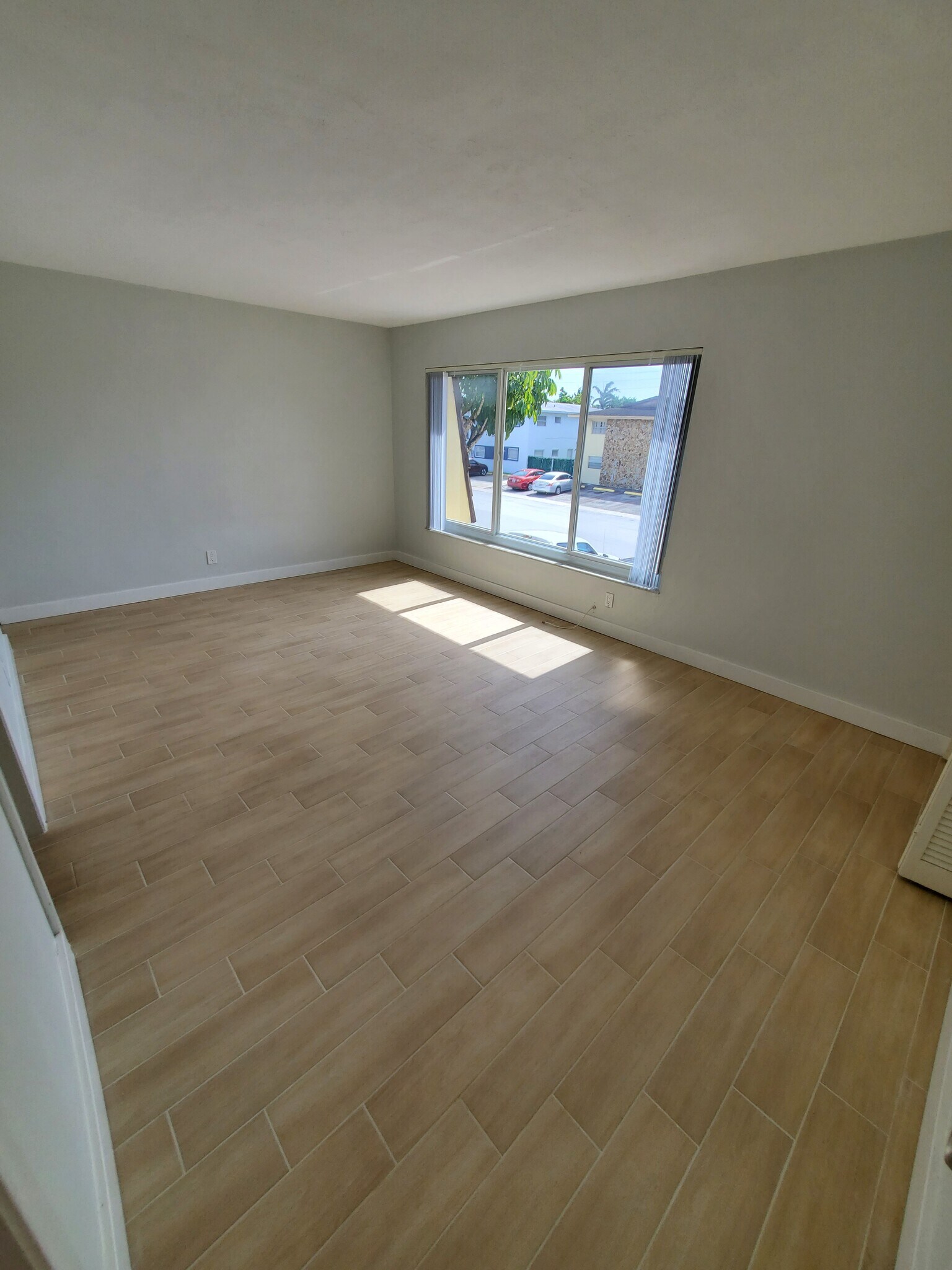 Building Photo - 3652 SW 60th Ter