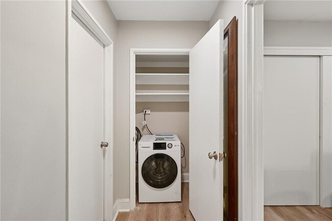 Building Photo - 3645 Peachtree Rd NE