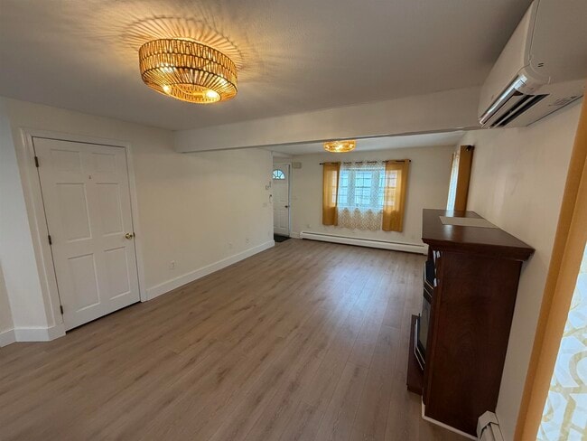 Building Photo - 27 Flint Pond Dr