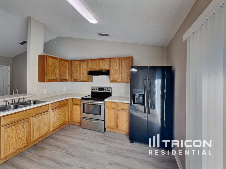 Building Photo - 938 Millenbeck Ave