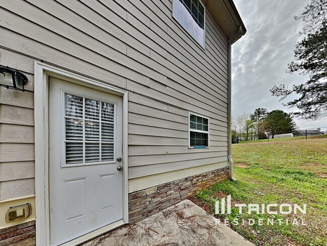 Building Photo - 207 Jack Cir