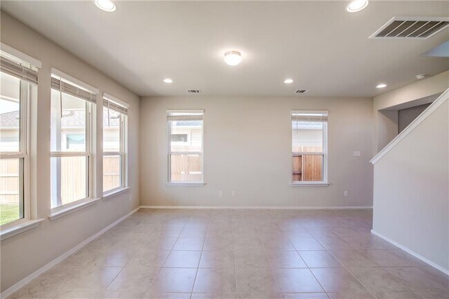 Building Photo - 226 Trailside Ln