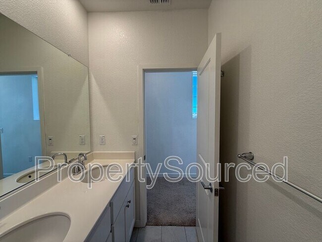 Building Photo - 2099 Frank Blondin Ln