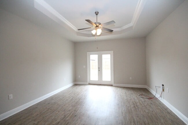 Building Photo - Coming Soon! Pet-Friendly 3-Bed Home with ...