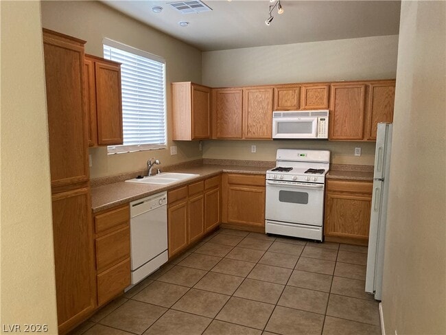 Building Photo - 7686 Hampton Cove Ln