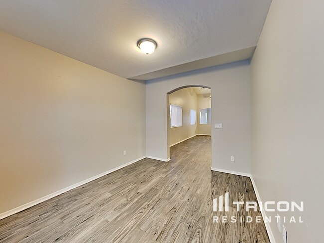 Building Photo - 3332 W Wayland Dr