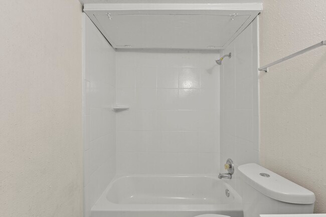 Building Photo - 1950 Spenwick Dr