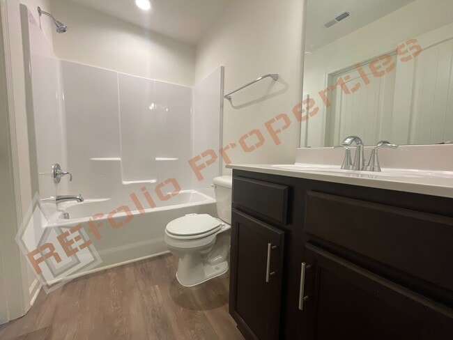 Building Photo - Stylish 4-Bedroom 3 Bathroom Single Home w...