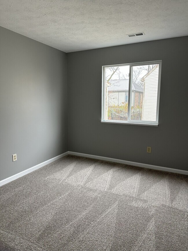 Building Photo - 4910 Clarkson Dr