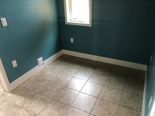 Building Photo - Newer tiny home in Harrisburg, OR!