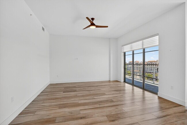 Building Photo - 155 E Boca Raton Rd