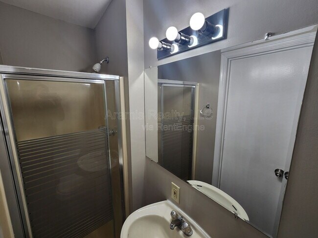 Building Photo - 1366 Heritage Glen Dr