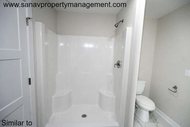 Building Photo - "Modern Comfort & Convenience: 3 Bed, 2 Bath Ranch Style Home in Waukee's Prime Location"