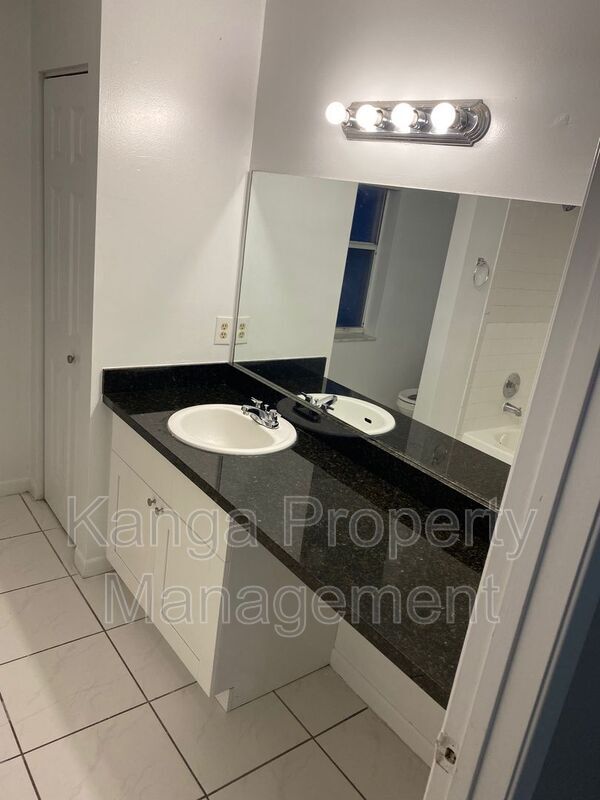 Building Photo - 11429 NW 35th St