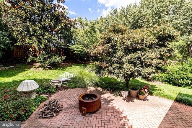 Building Photo - 6122 Bayliss Pl