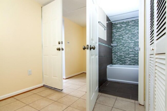 Building Photo - 8409 Potomac Ave