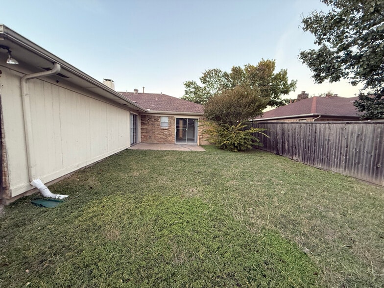 Building Photo - 2018 Auburn Dr