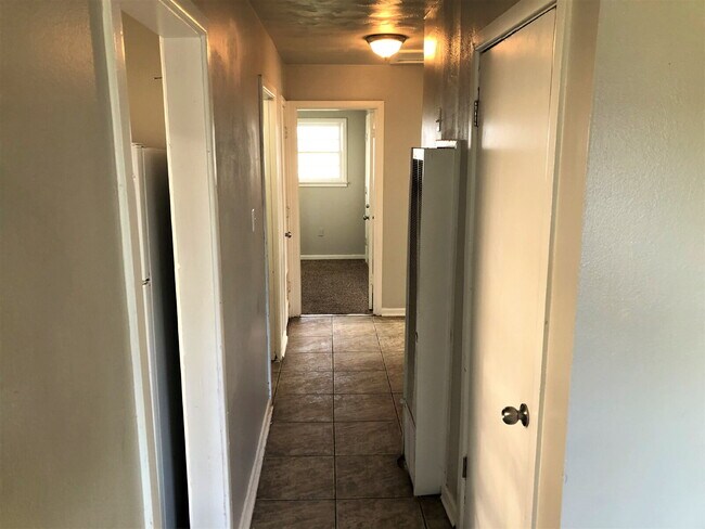 Building Photo - Adorable Home Located Down the Street from Alderson Elementary!