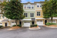 Building Photo - 1940 Sterling Oaks Cir NE