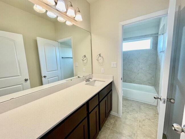 Building Photo - 111 Living Reef Dr