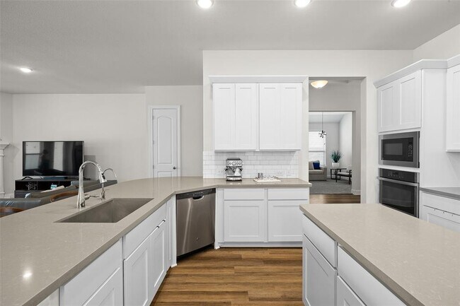 Building Photo - 124 Adina Dr