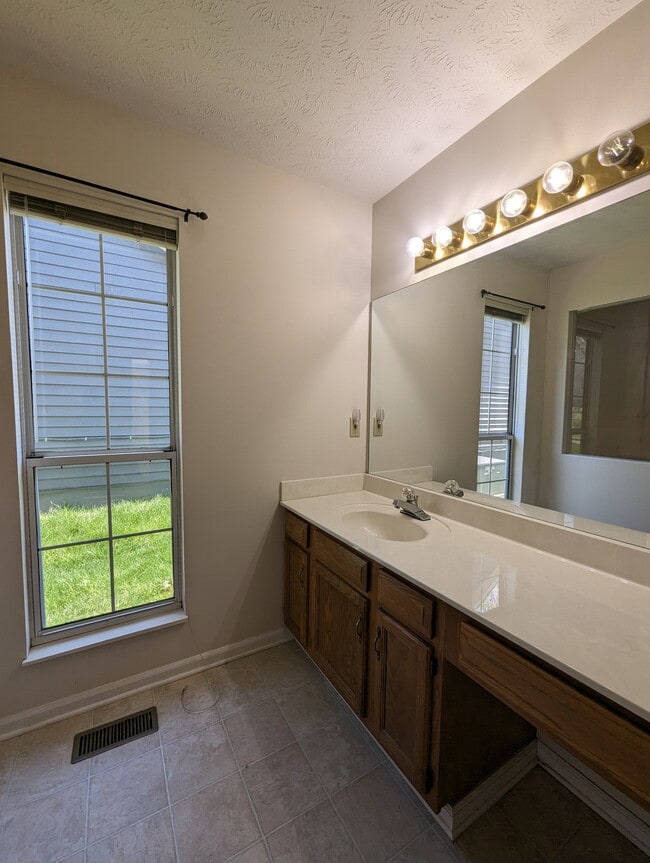 Building Photo - 1401 Francis Station Dr