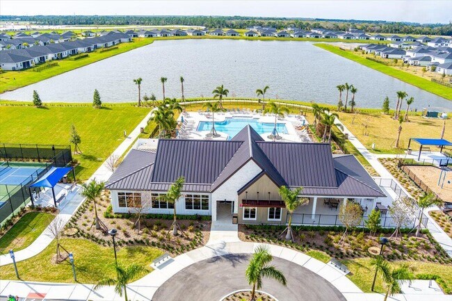 Building Photo - 11161 Fernbrook Dr