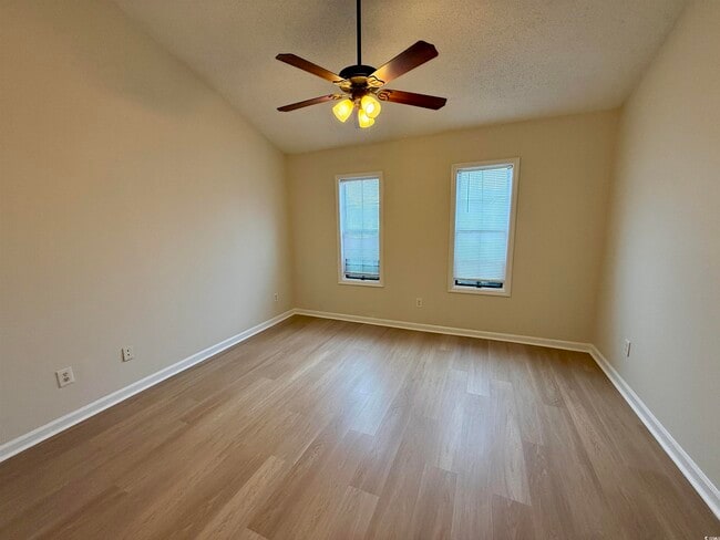 Building Photo - 911 Charles St