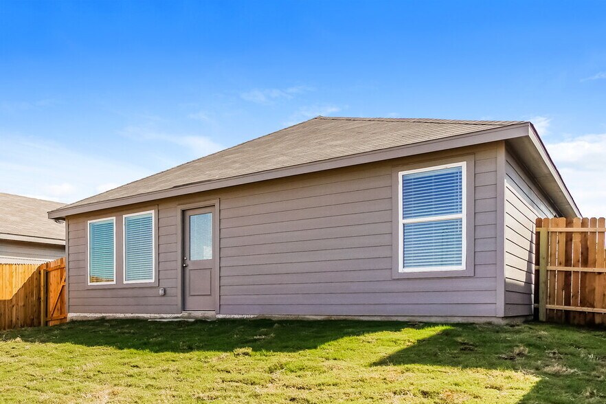 Building Photo - 544 Roquefort St