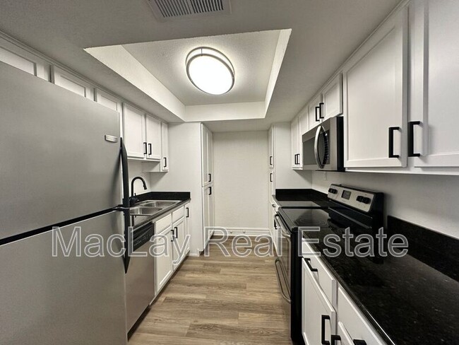 Building Photo - 3825 E Camelback Rd