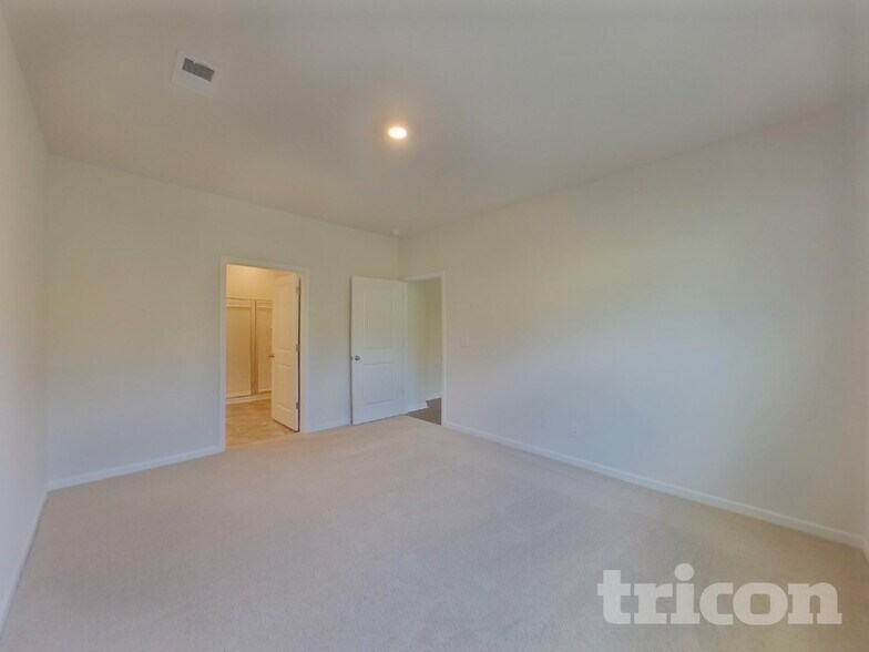 Building Photo - 1413 Chamomile Ct