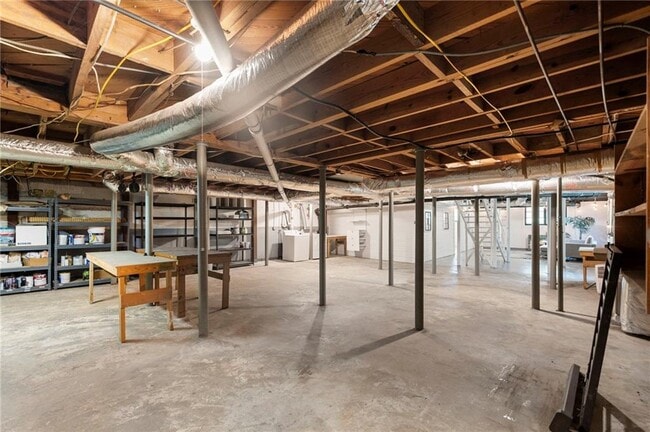 Building Photo - 2233 Clairmont Rd